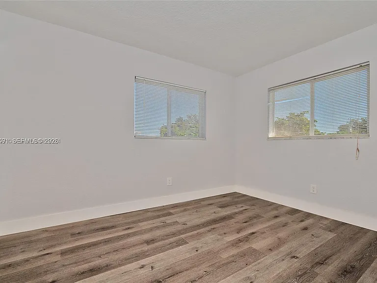 2330 NW 11th St #47 — Photo 15