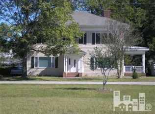 110 N Dickerson St, Burgaw, NC 28425