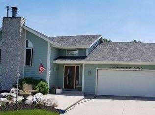 4519 Hunters Glen Dr, Sheboygan, WI 53083