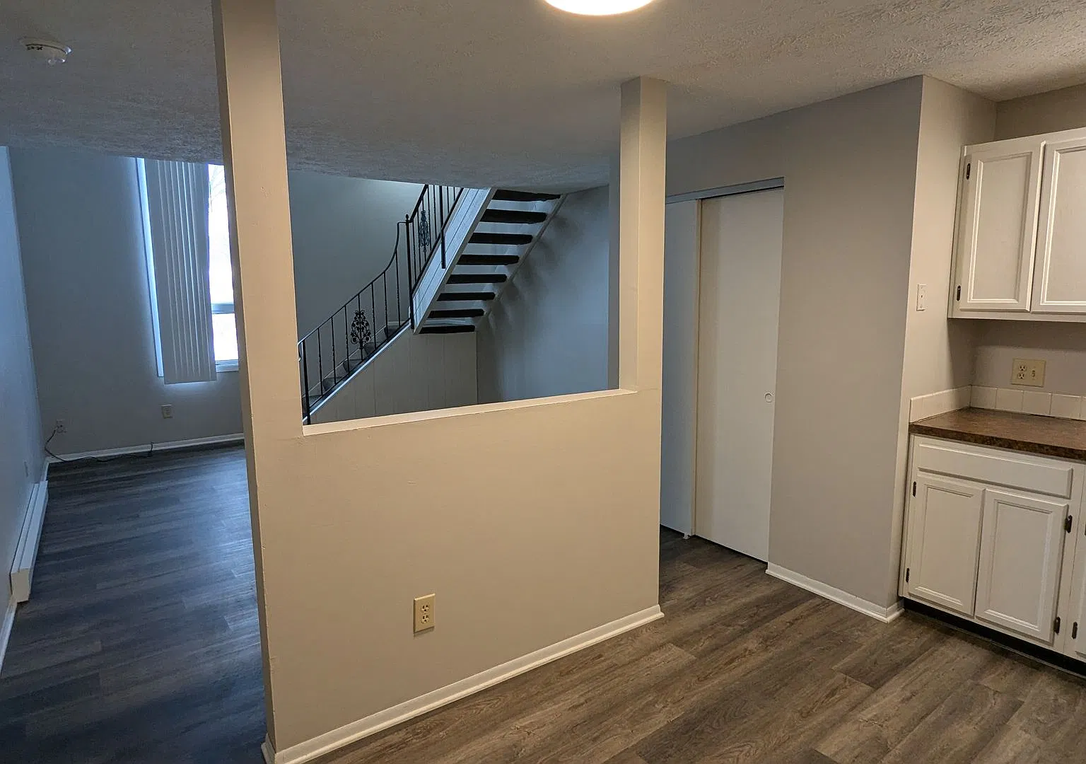 MN Cedar Village (819) — Photo 3