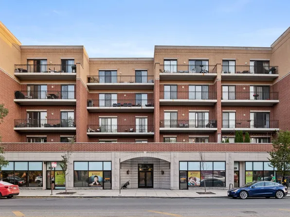 3125 W Fullerton Ave APT 214, Chicago, IL 60647