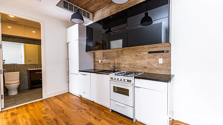 Rented by Nooklyn NYC LLC | media 10