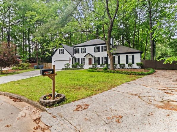 3900 Millwood Ln NW, Lilburn, GA 30047