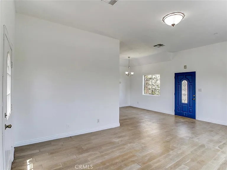 3207 Kenneth Dr — Photo 4