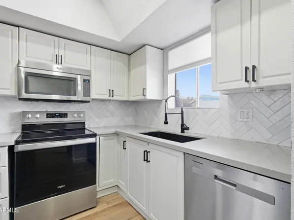 425 E CULLUMBER Avenue #C, Gilbert, AZ 85234