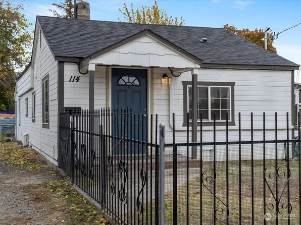 114 SE 9th Street #1 & 2, College Place, WA 99324