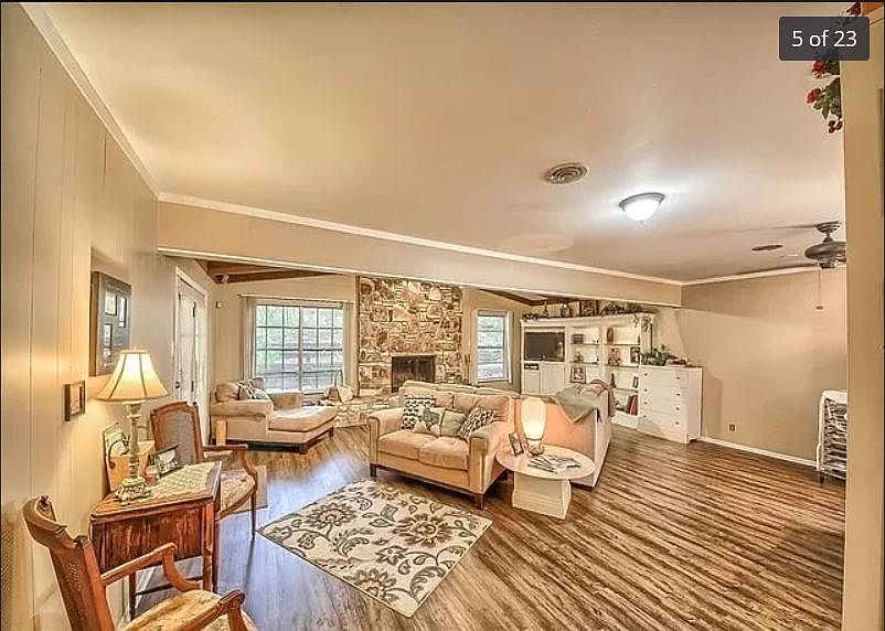 1st image of 702 Oban Dr