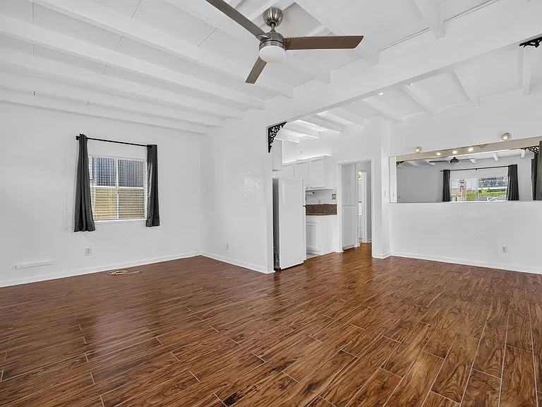 1815 W Balboa Blvd — Photo 5