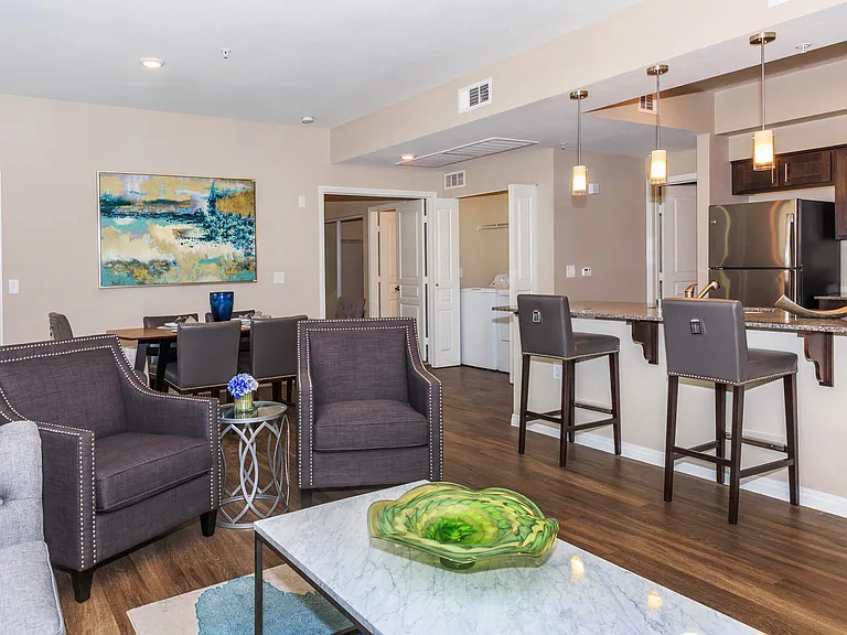 B2 1175 SQFT 2 Bed 2 Bath