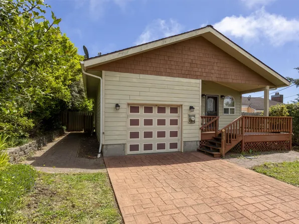 736 NW Lee St, Newport, OR 97365