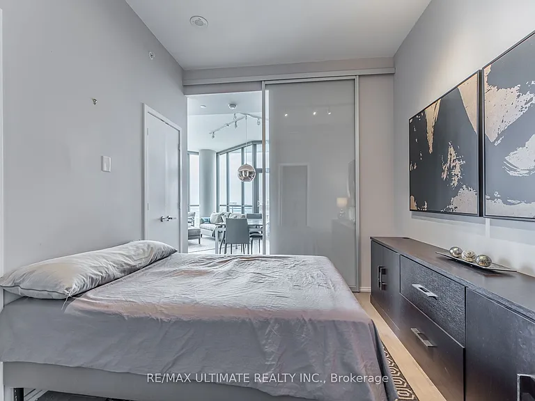 45 Charles St E #5115 — Photo 17