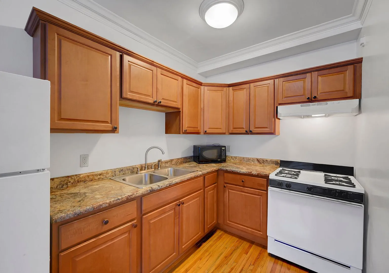 Garfield Apartments — Photo 4