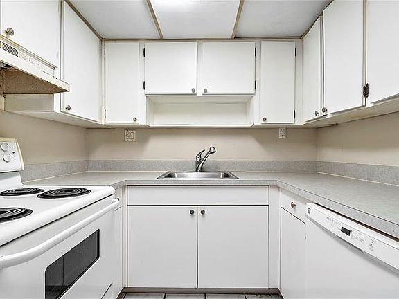 3rd image of 11101 Royal Palm Blvd APT 209