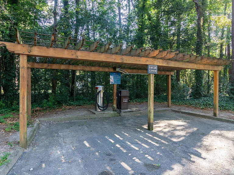 Colony at South Park — Photo 1