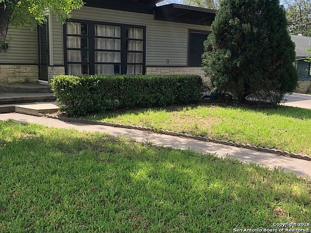 1st image of 502 Williamsburg Pl