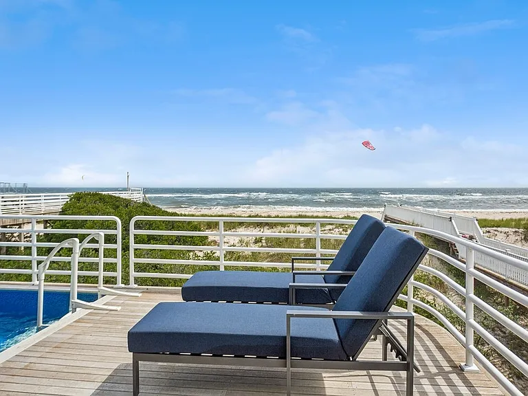 681 Dune Rd — Photo 24