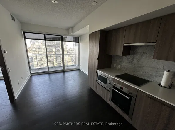 17 Bathurst St #3507, Toronto, ON M5V 0N1