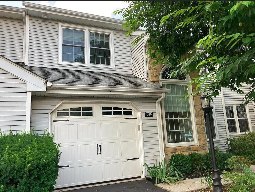 346 Carmen Dr — Photo 2