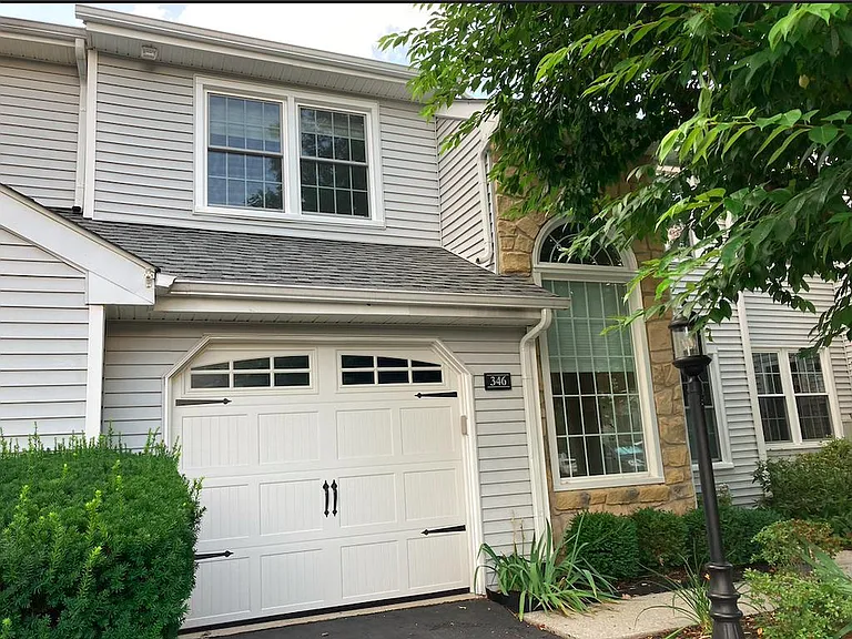 346 Carmen Dr — Photo 2