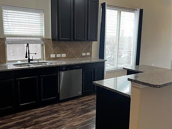 3rd image of 3114 Bainbridge Hill Ln
