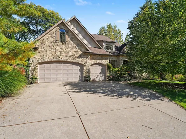 65 Braemar Dr, Valparaiso, IN 46385