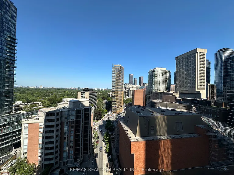 18 Yorkville Ave #1601 — Photo 25