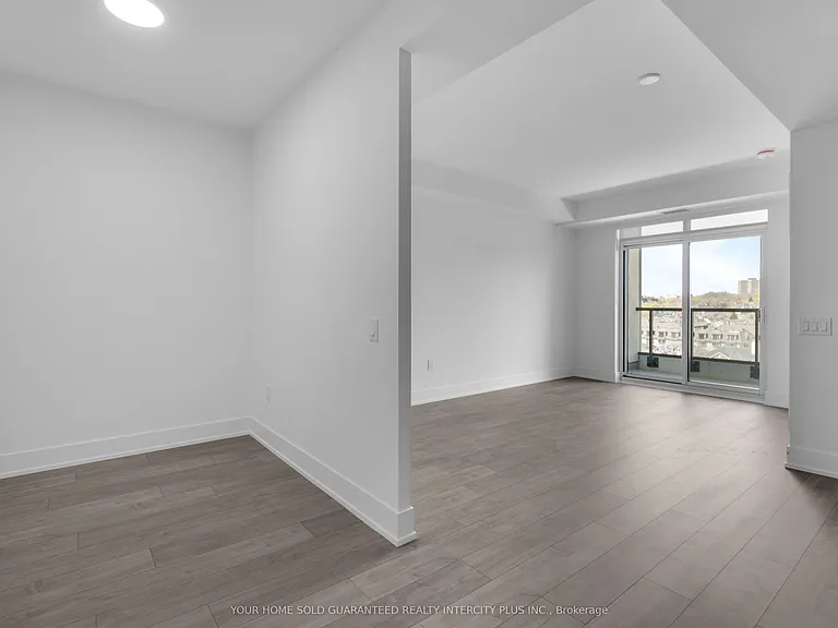 858 Dupont St #717 — Photo 10
