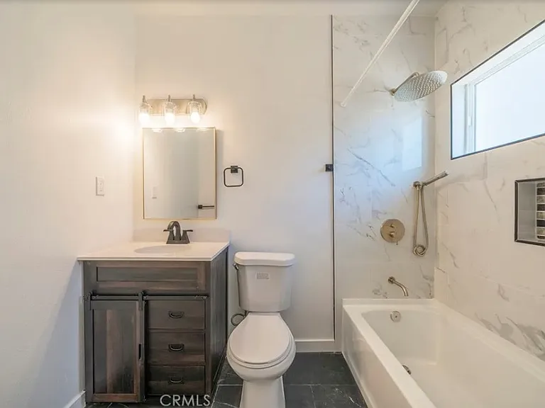 10692 Frances Ave — Photo 13