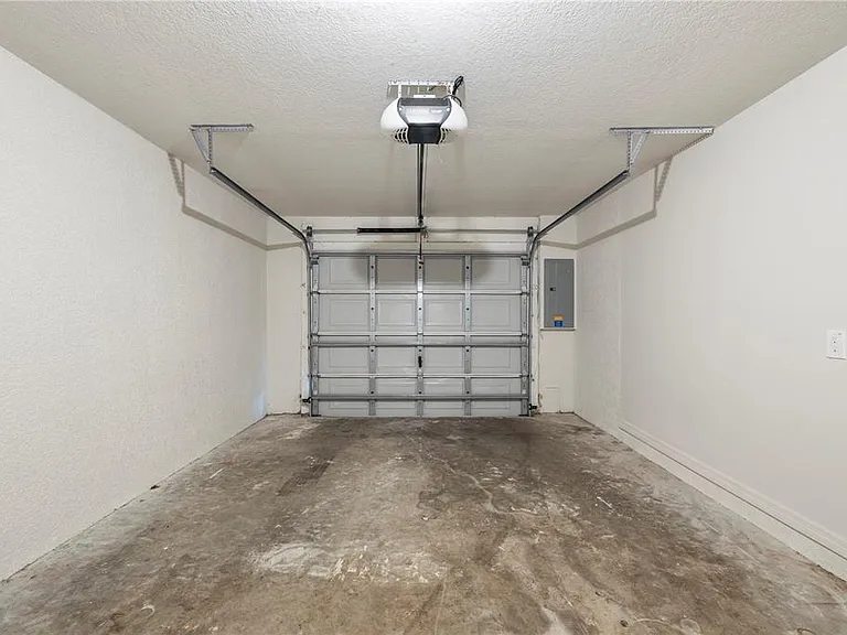 37228 Grassy Hill Ln — Photo 28