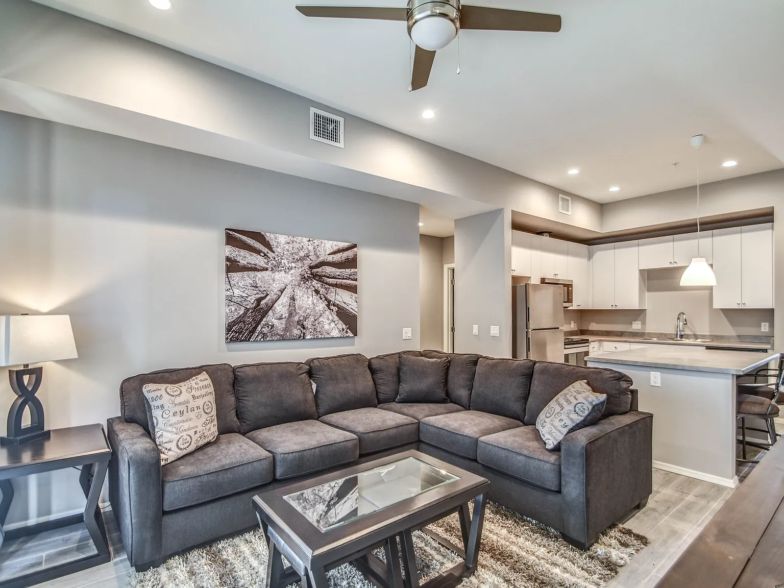 1 bed, 1400 sqft, $695 — Photo 3