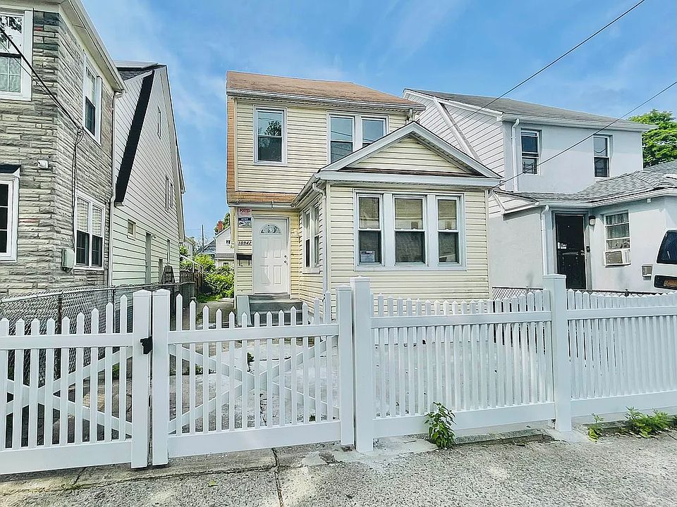 1st image of 10942 143rd St