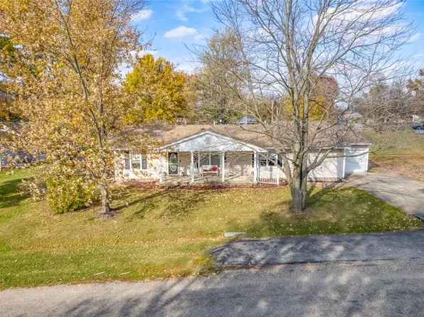 114 Cherry St, Marshall, IL 62441