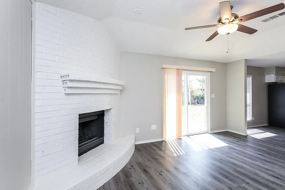 3 bed, 2.0 bath, 1579 sqft, $2,275 — Photo 4