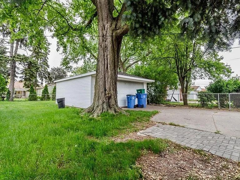 7252 Fenton St — Photo 19