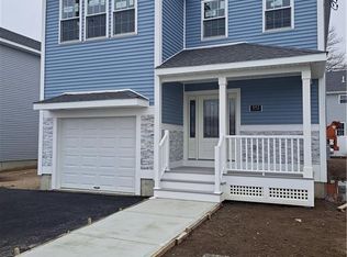 596 Smithfield Ave, Pawtucket, RI 02860