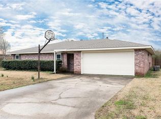 2206 SE 16th St, Bentonville, AR 72712