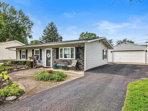 40 Bellhurst Rd, Tonawanda, NY 14150
