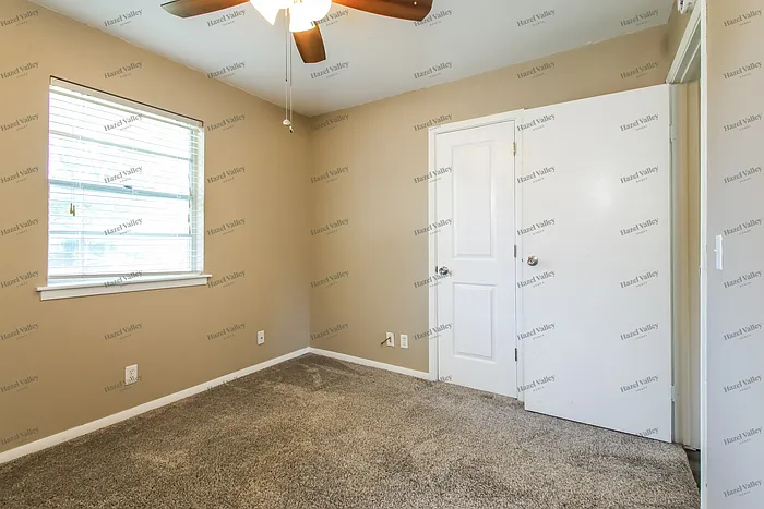 606 E Toledo Pl — Photo 8