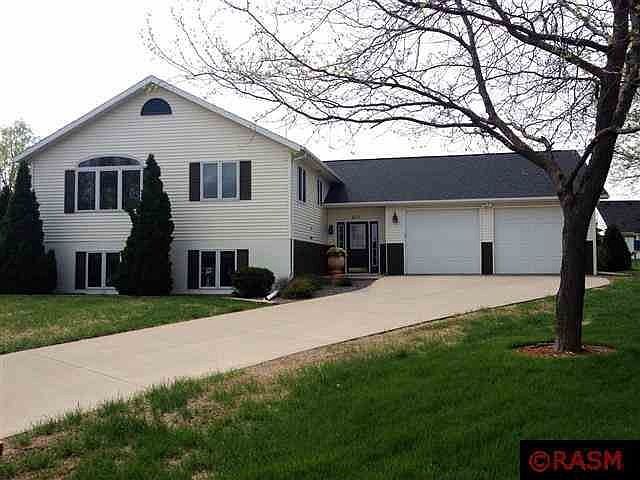 1st image of 817 Meadowlark Ln