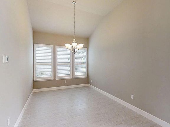 4th image of 425 Nottinghill St