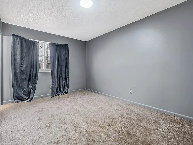 1219 N Parker St — Photo 31