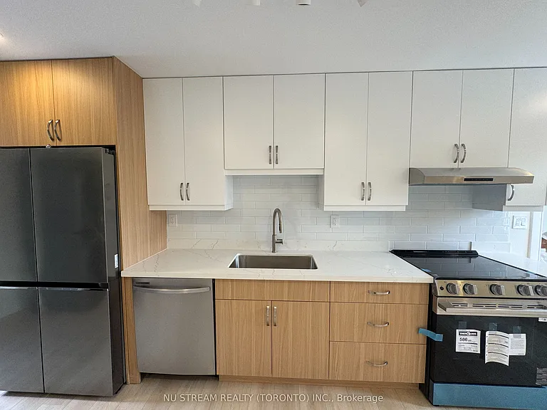 42 Bartley Dr #4 — Photo 4