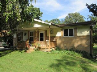 2416 Woodland Ln, Brighton, IL 62012