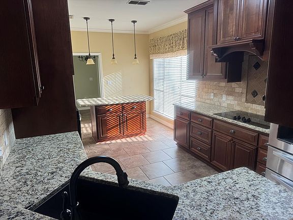 5th image of 198 Oakdale Rd SE