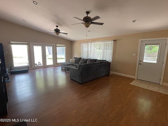 5th image of 2607 Demaret Dr