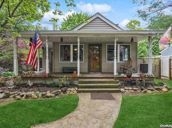 407 Browns Road, Nesconset, NY 11767