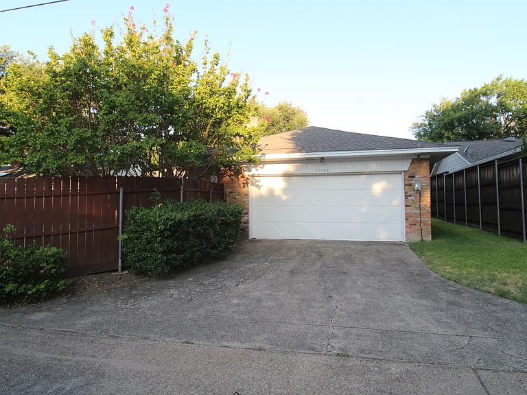 10146 Coveridge Dr — Photo 32