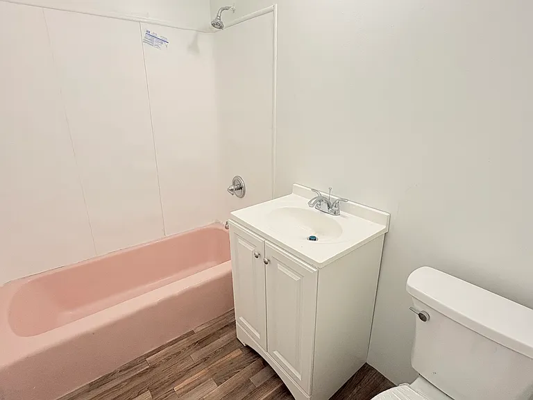Bathroom 2 with tub