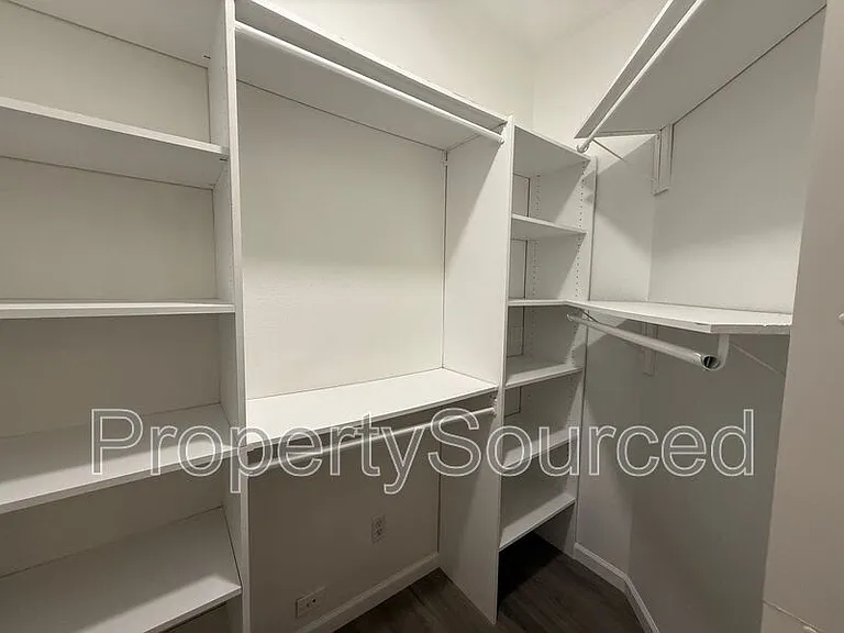 1633 Sparrowhawk St — Photo 52