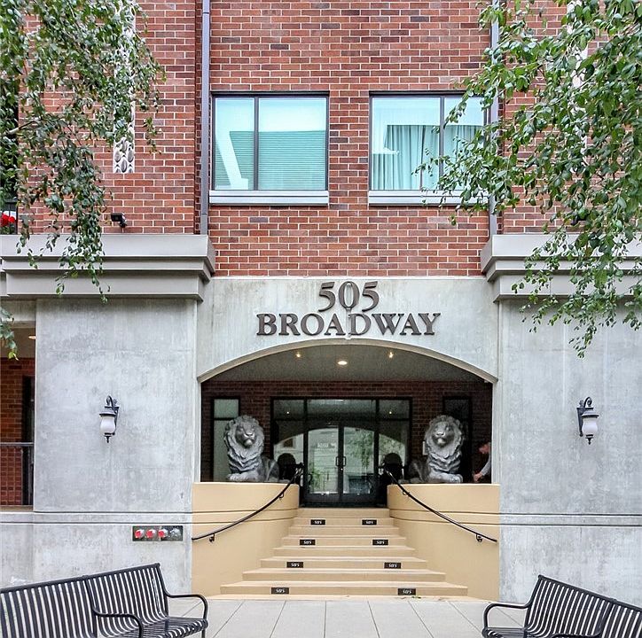 1st image of 505 Broadway Ave #700